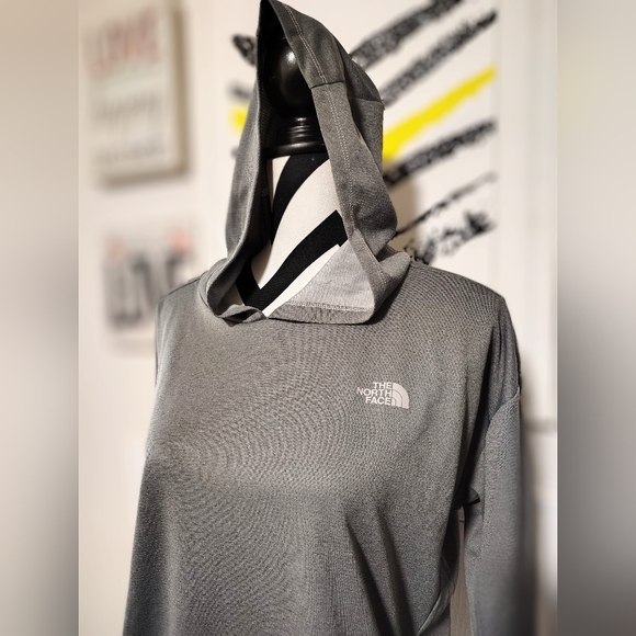 NWT The North Face Wander Sun Hoodie Ladies Large Gray Lightweight CURRENT STYLE - Picture 3 of 7